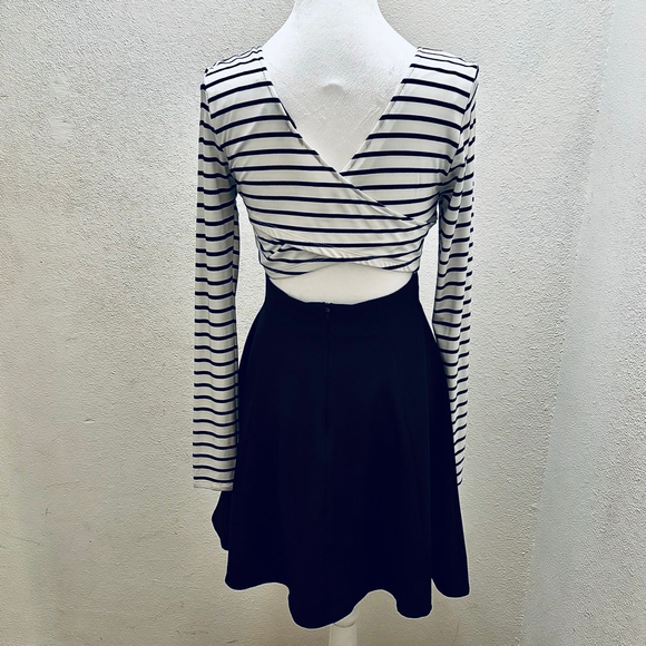 GUESS Black and White Striped Long Sleeve Fit and Flare Dress - Picture 6 of 12